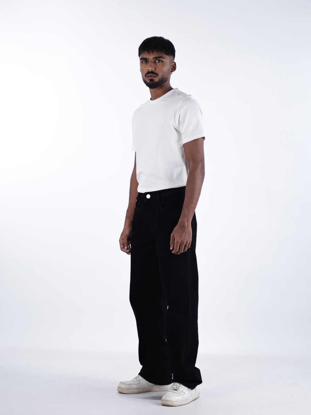 STRAIGHT FIT DENIMS | BLACK