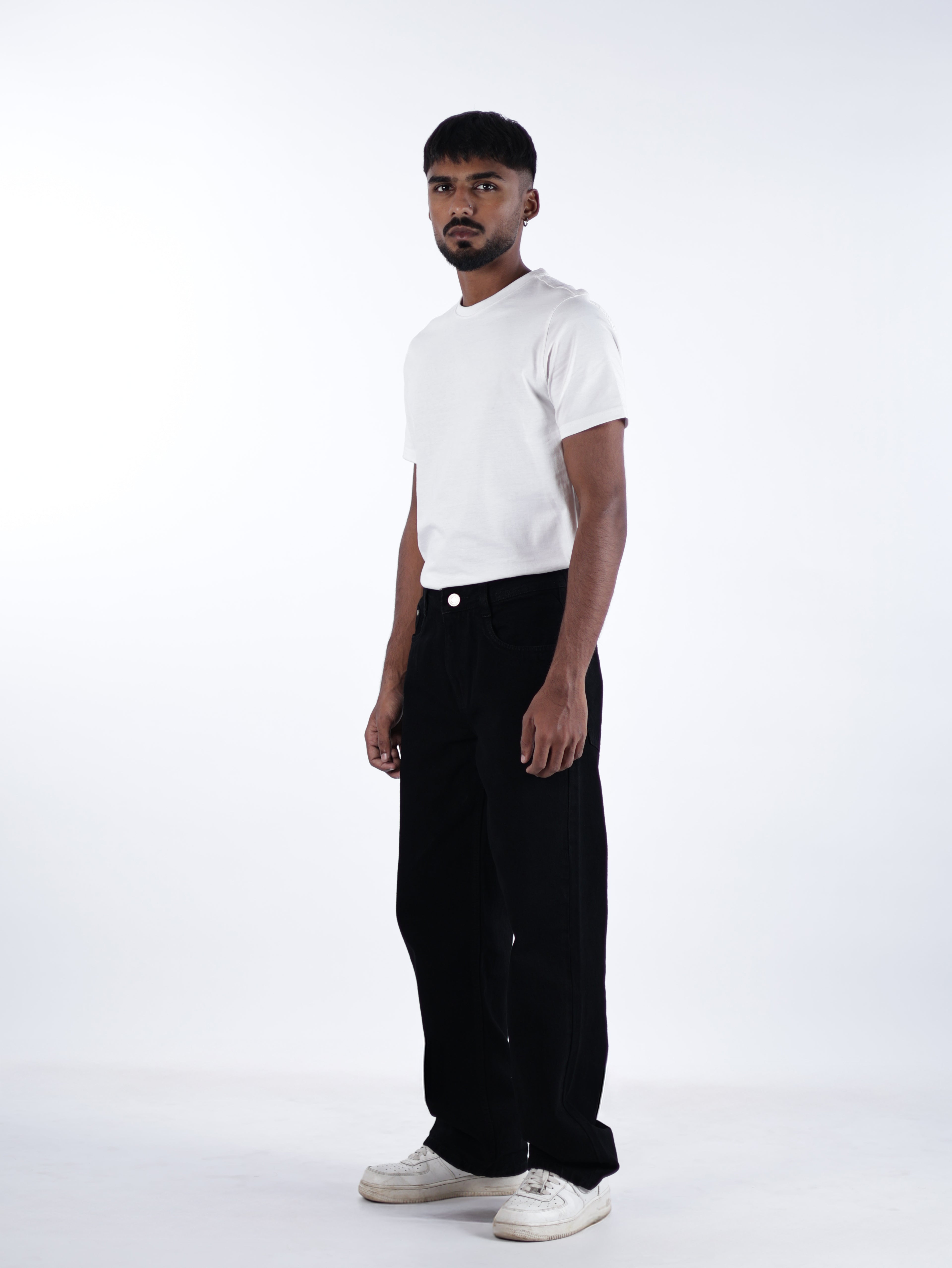 STRAIGHT FIT DENIMS | BLACK