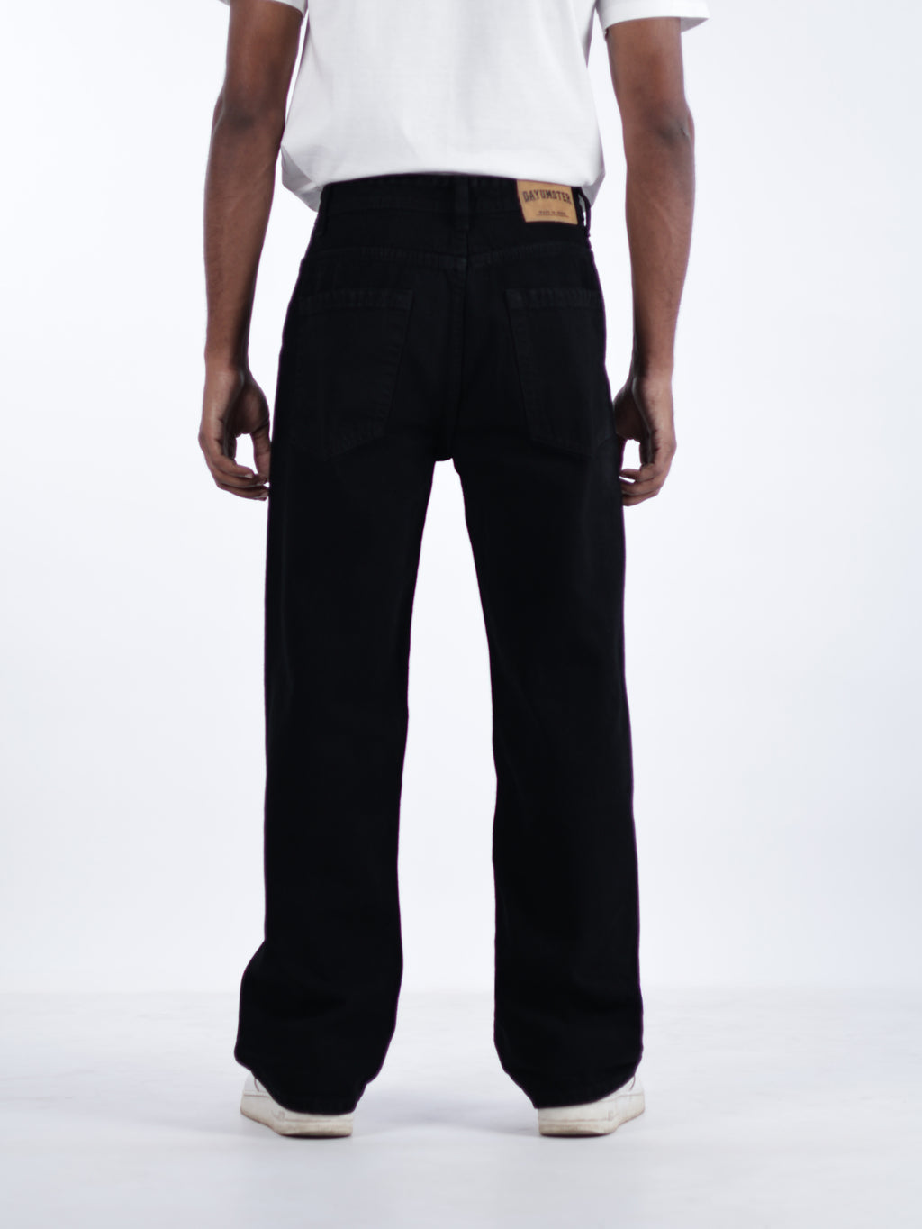 STRAIGHT FIT DENIMS | BLACK