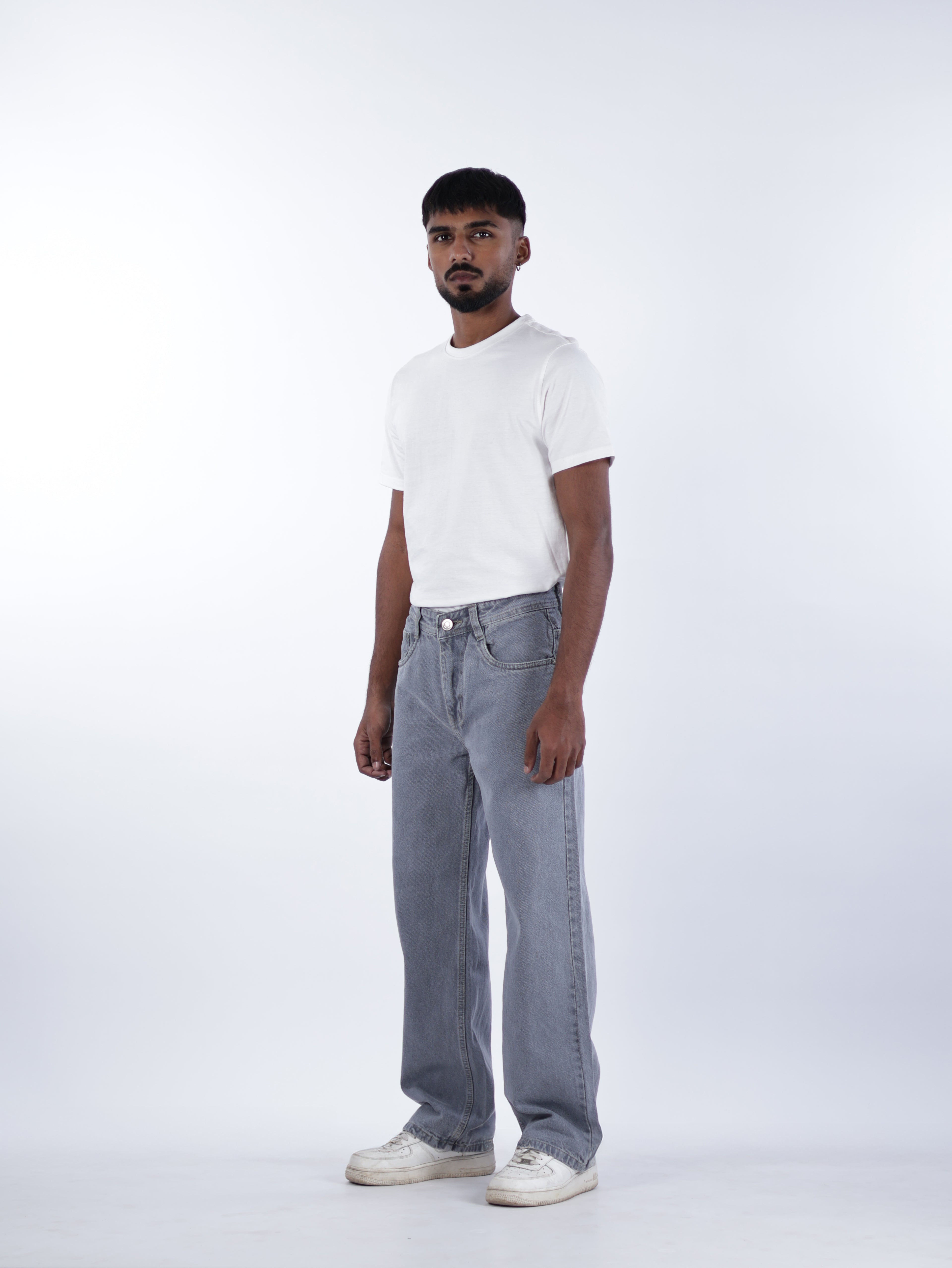 STRAIGHT FIT DENIMS | GREY