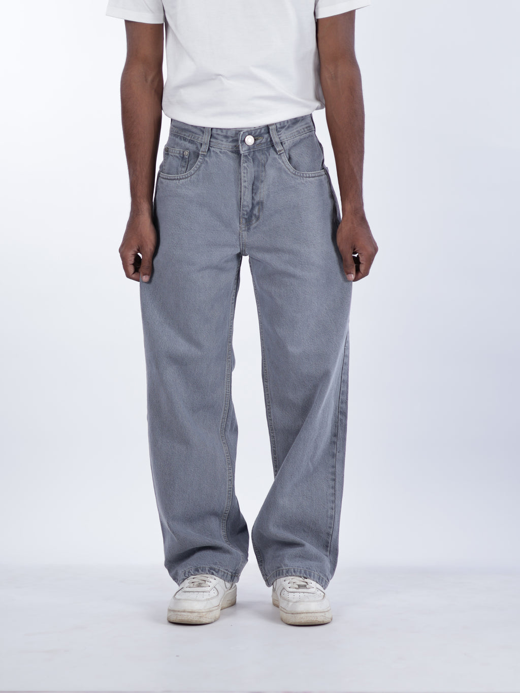 STRAIGHT FIT DENIMS | GREY