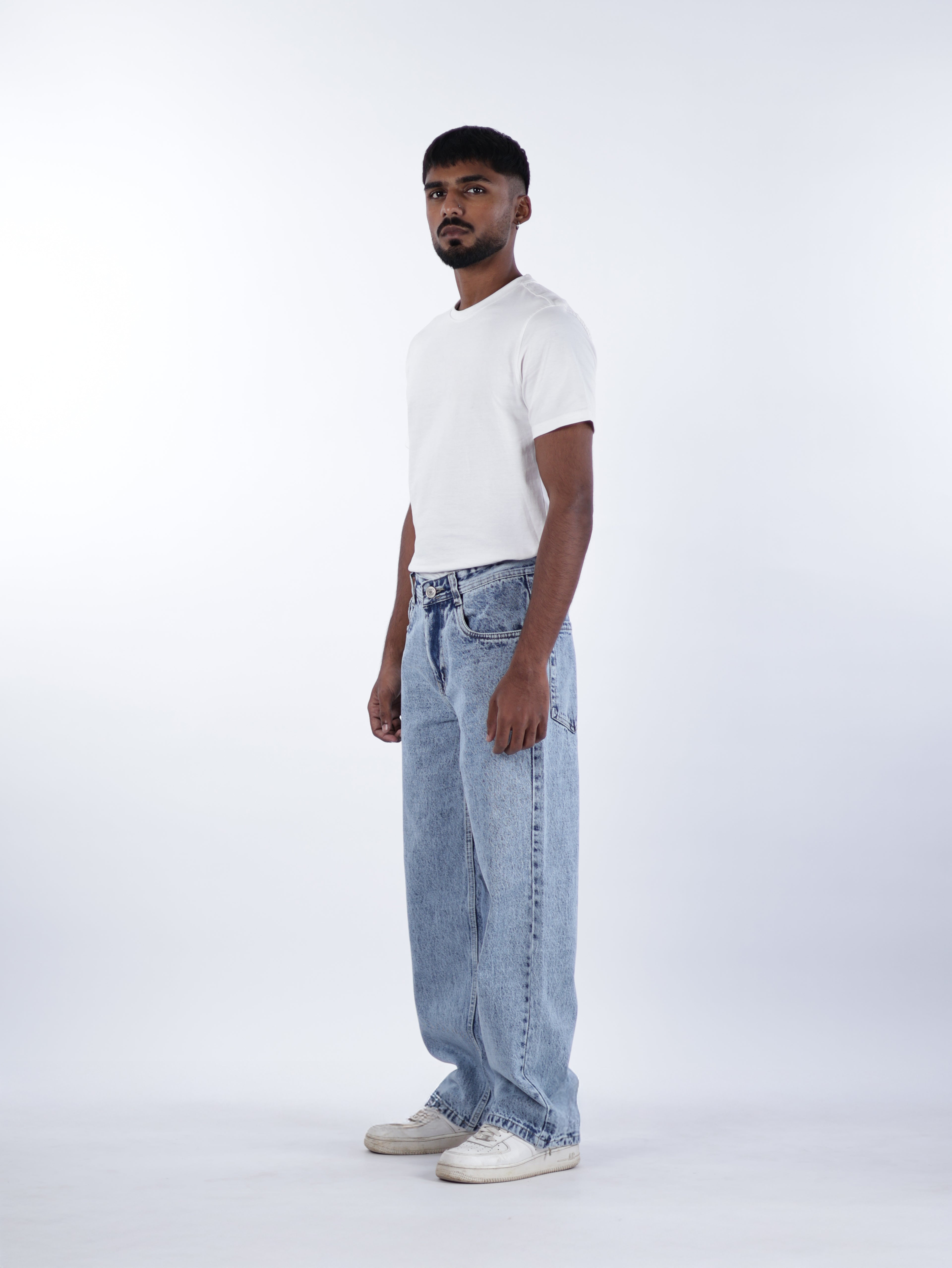 STRAIGHT FIT DENIMS | MID BLUE