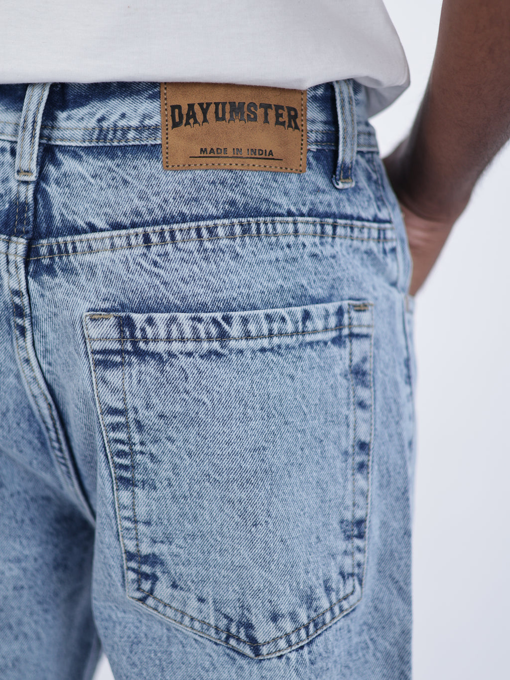 STRAIGHT FIT DENIMS | MID BLUE